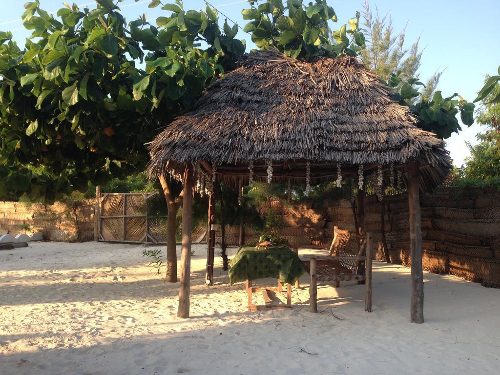 Mfumbwi Lodge Джамбиани Екстериор снимка