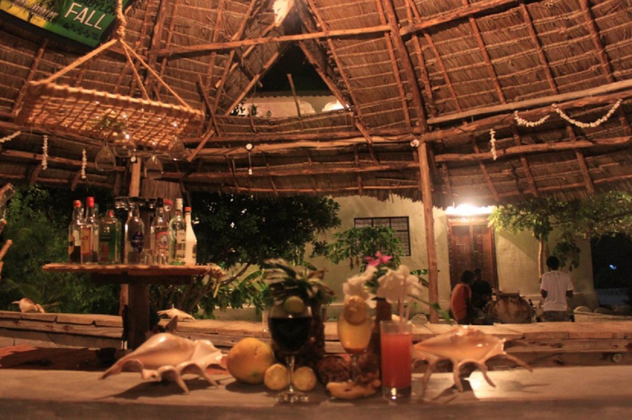 Mfumbwi Lodge Джамбиани Екстериор снимка